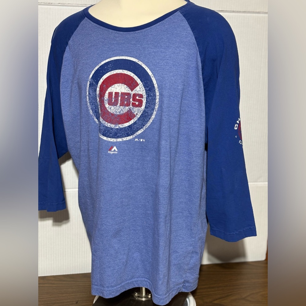 Chicago Cubs 2 XLT men’s baseball shirt(Majestic) 31”L 27” p2p play Ball!
